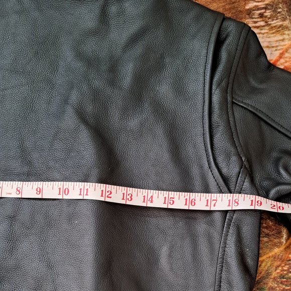 Vintage black LeatherJacket - Picture 5 of 16